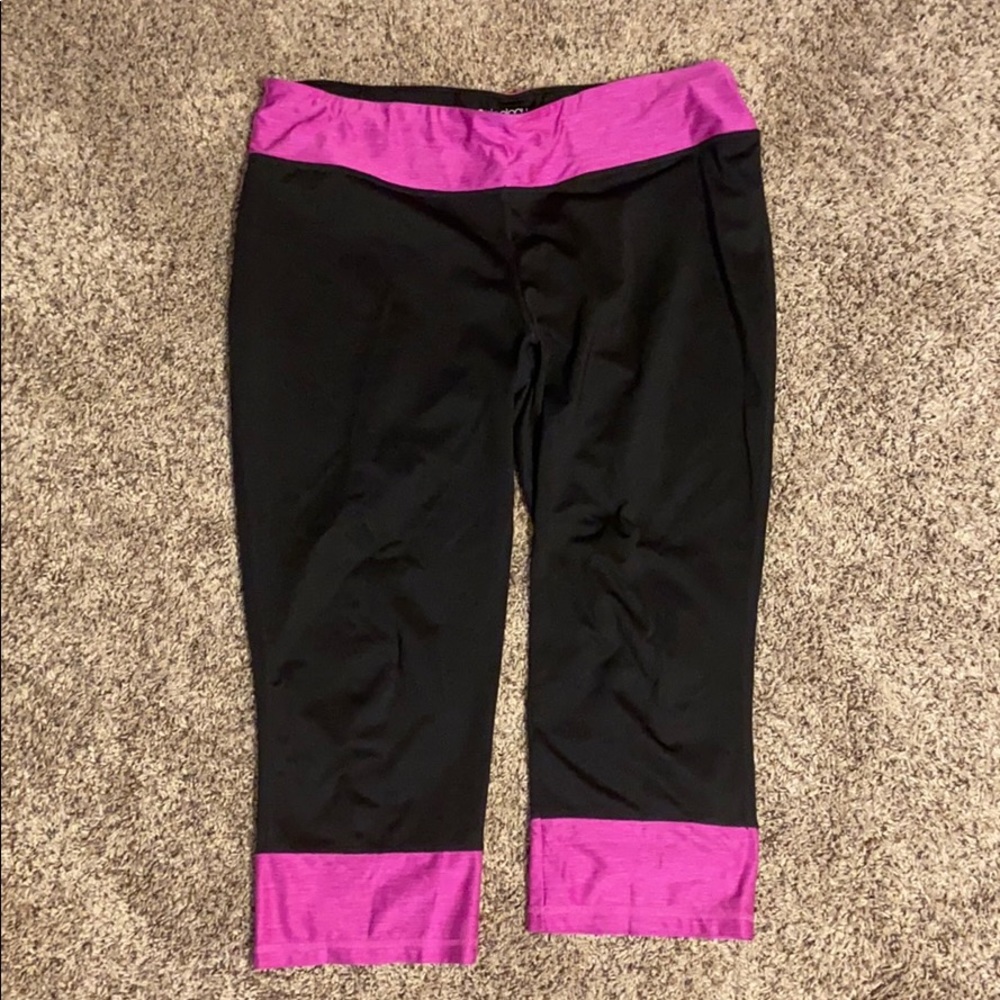 Ladies’ athletic capris